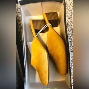 Universal Thread Women Slip On heel